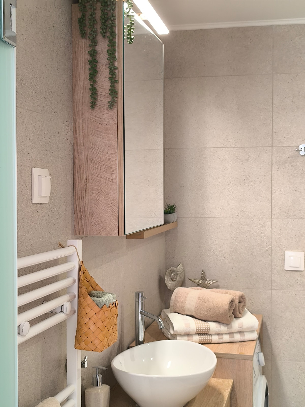 Badezimmer mit Waschmaschine