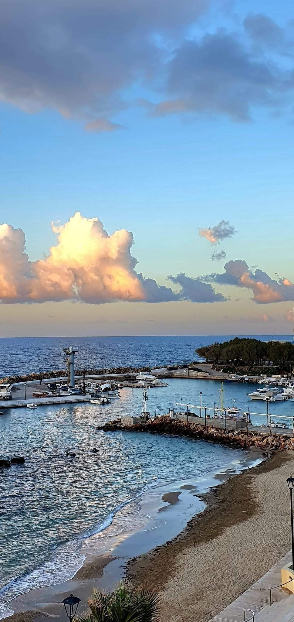 Hafen von Nea Chora